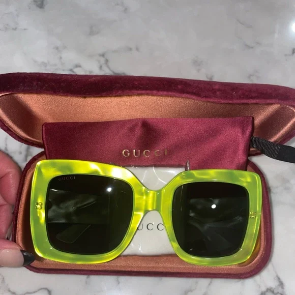 GUCCI sunglasses - Picture 2 of 9